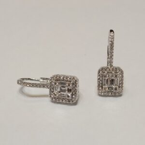 Σκουλαρίκια Ροζέτα Κρεμαστά σε σχήμα Emerald Cut από Λευκόχρυσο και Λευκά Διαμάντια